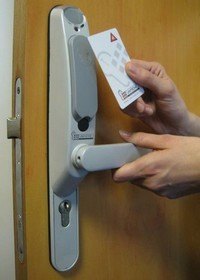 serrure à badge saint brice sous foret